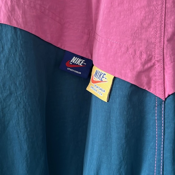 Nike Women's Vintage Icon Clash Colorblocked Track Jacket - Picture 9 of 12